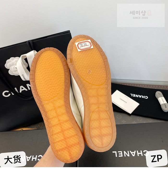 C H A N E L 샤넬 카프스킨 벨벳 스니커즈 신발 30번 이미지