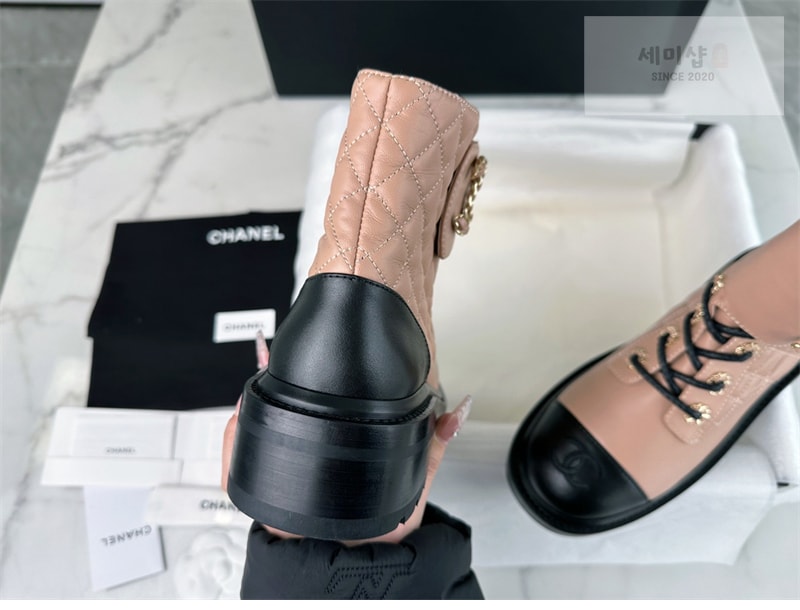 C H A N E L 샤넬 퀼팅 레이스업 컴뱃 부츠 신발 19번 이미지