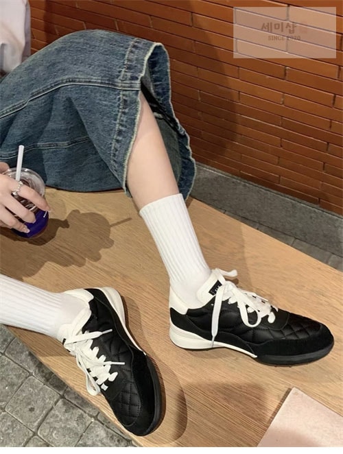C H A N E L 샤넬 퀼팅 스니커즈 신발 2번 이미지