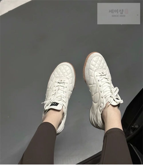 C H A N E L 샤넬 퀼팅 스니커즈 신발 5번 이미지