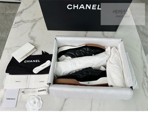 C H A N E L 샤넬 퀼팅 스니커즈 신발 24번 이미지