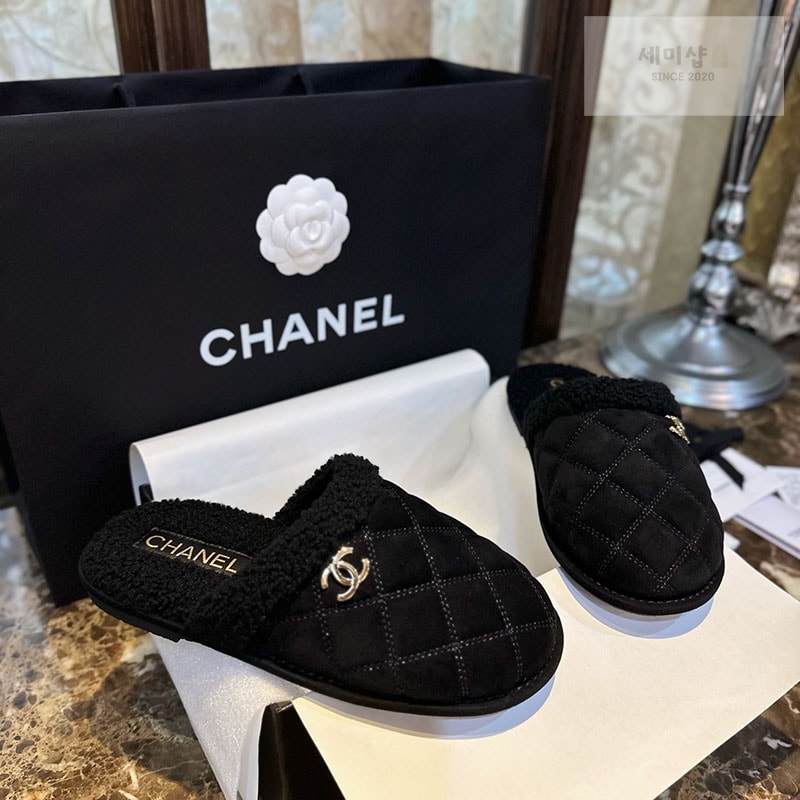 C H A N E L 샤넬 퀼팅 시어링 뮬 슬리퍼 “35SIZE – 41SIZE” 신발 2번 이미지