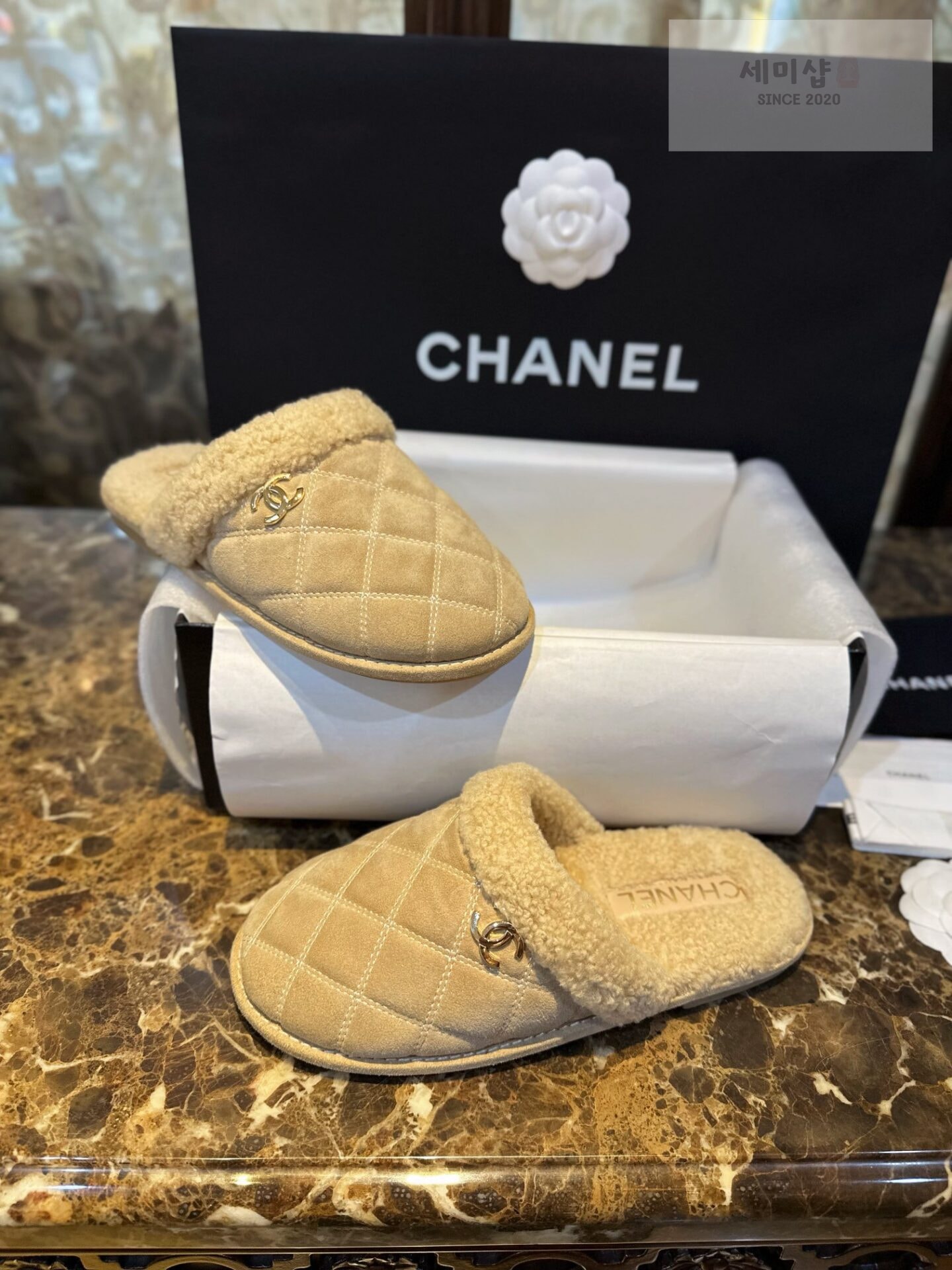 샤넬 샤넬 퀼팅 시어링 뮬 슬리퍼 “35SIZE – 41SIZE” 신발 9번 이미지