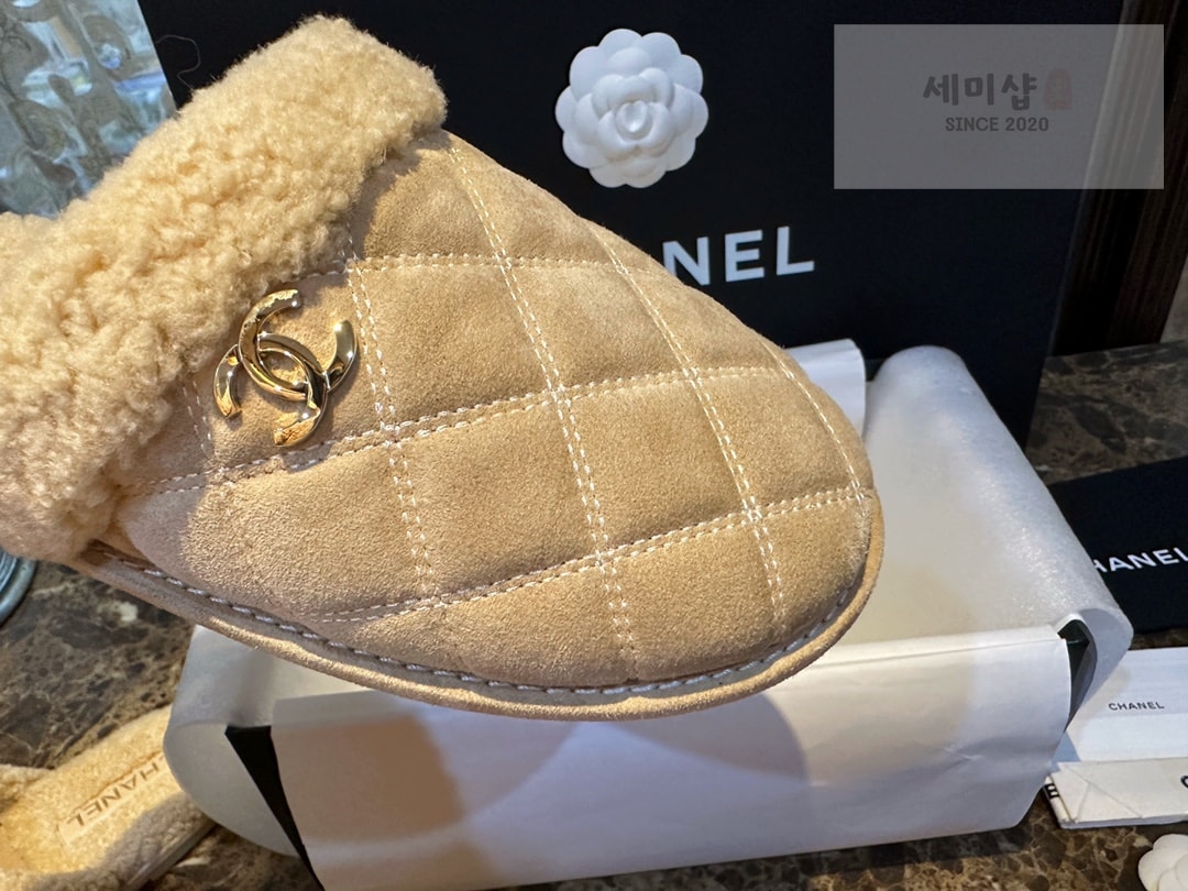 샤넬 샤넬 퀼팅 시어링 뮬 슬리퍼 “35SIZE – 41SIZE” 신발 1번 이미지