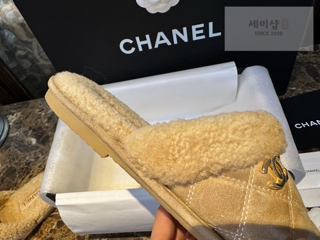 샤넬 샤넬 퀼팅 시어링 뮬 슬리퍼 “35SIZE – 41SIZE” 신발 14번 이미지