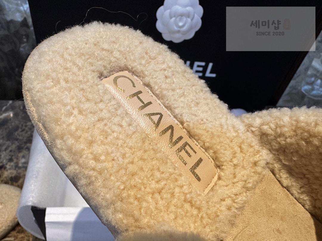샤넬 샤넬 퀼팅 시어링 뮬 슬리퍼 “35SIZE – 41SIZE” 신발 15번 이미지