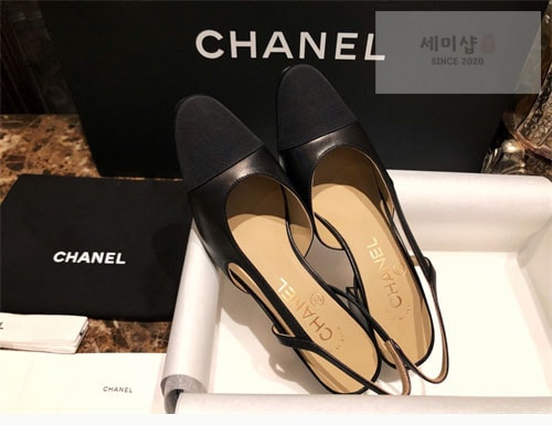 C H A N E L 샤넬 투톤 슬링백 7cm 신발 6번 이미지