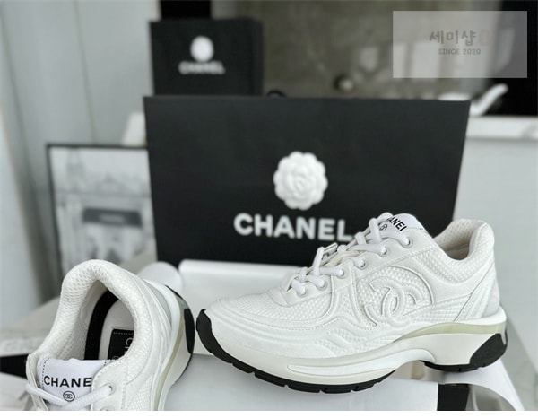 C H A N E L 샤넬 패브릭 샤식스 스니커즈 신발 10번 이미지