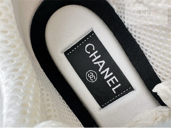 C H A N E L 샤넬 패브릭 샤식스 스니커즈 신발 15번 이미지