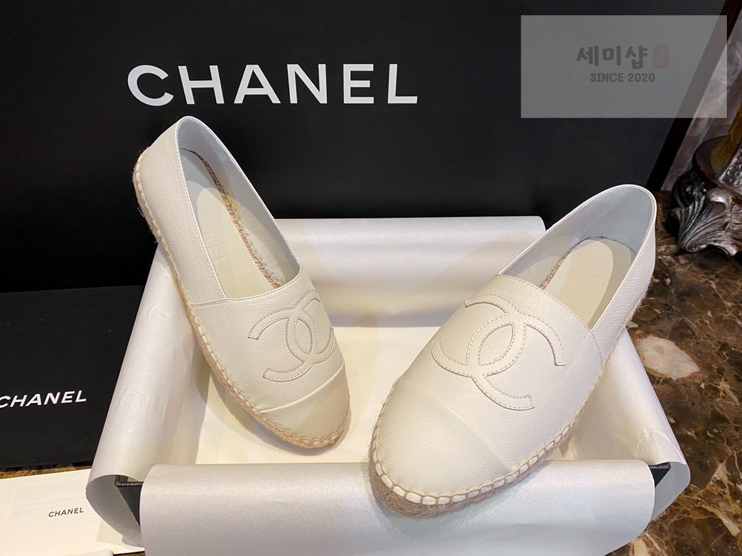 C H A N E L 샤넬 화이트 레더 에스파듀 “35SIZE – 41SIZE” 신발 10번 이미지