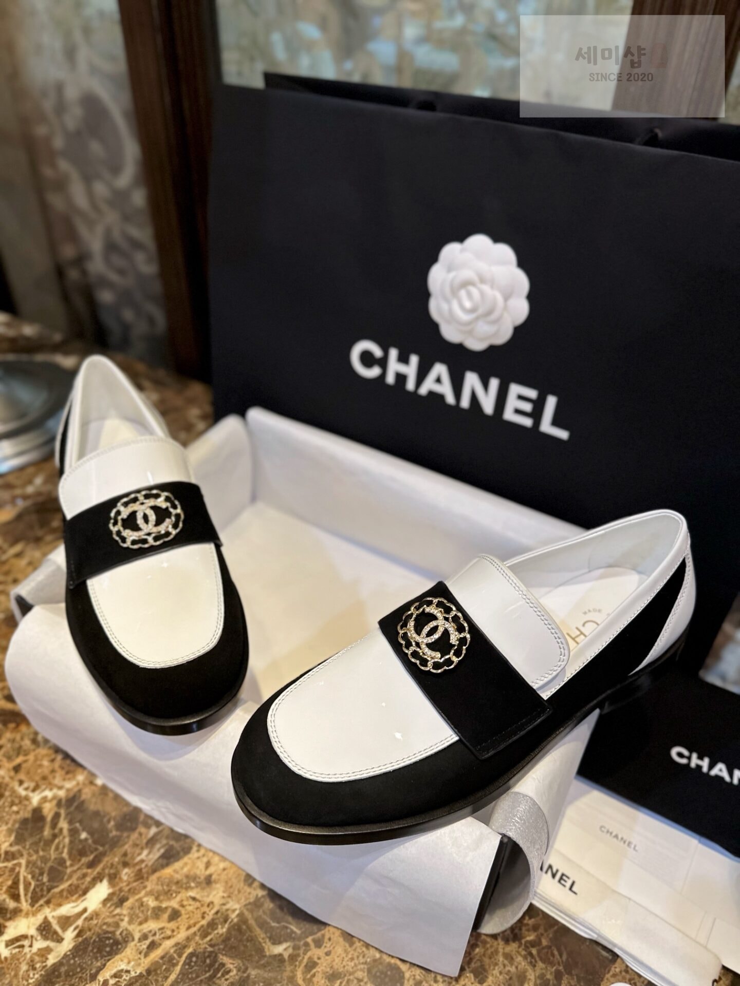 C H A N E L 샤넬 22K 배색 페이던트 CC로고 로퍼 “35SIZE – 41SIZE” 신발 4번 이미지