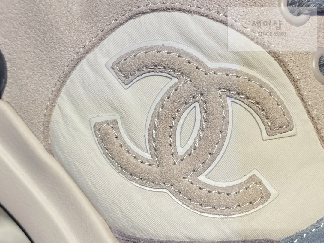 C H A N E L 샤넬 22P CC로고 패브릭 스웨이드 카프스킨 스니커즈 “35SIZE – 40SIZE” 신발 11번 이미지