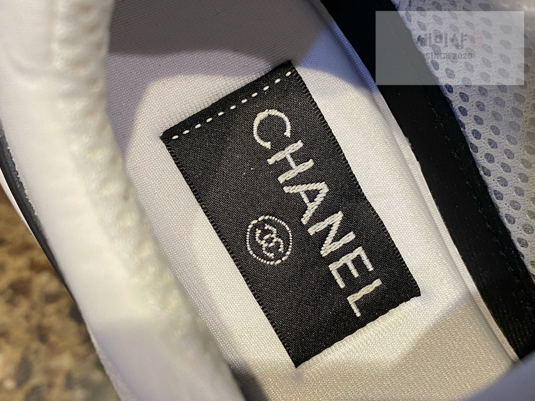 C H A N E L 샤넬 22P CC로고 패브릭 스웨이드 카프스킨 스니커즈 “35SIZE – 40SIZE” 신발 18번 이미지