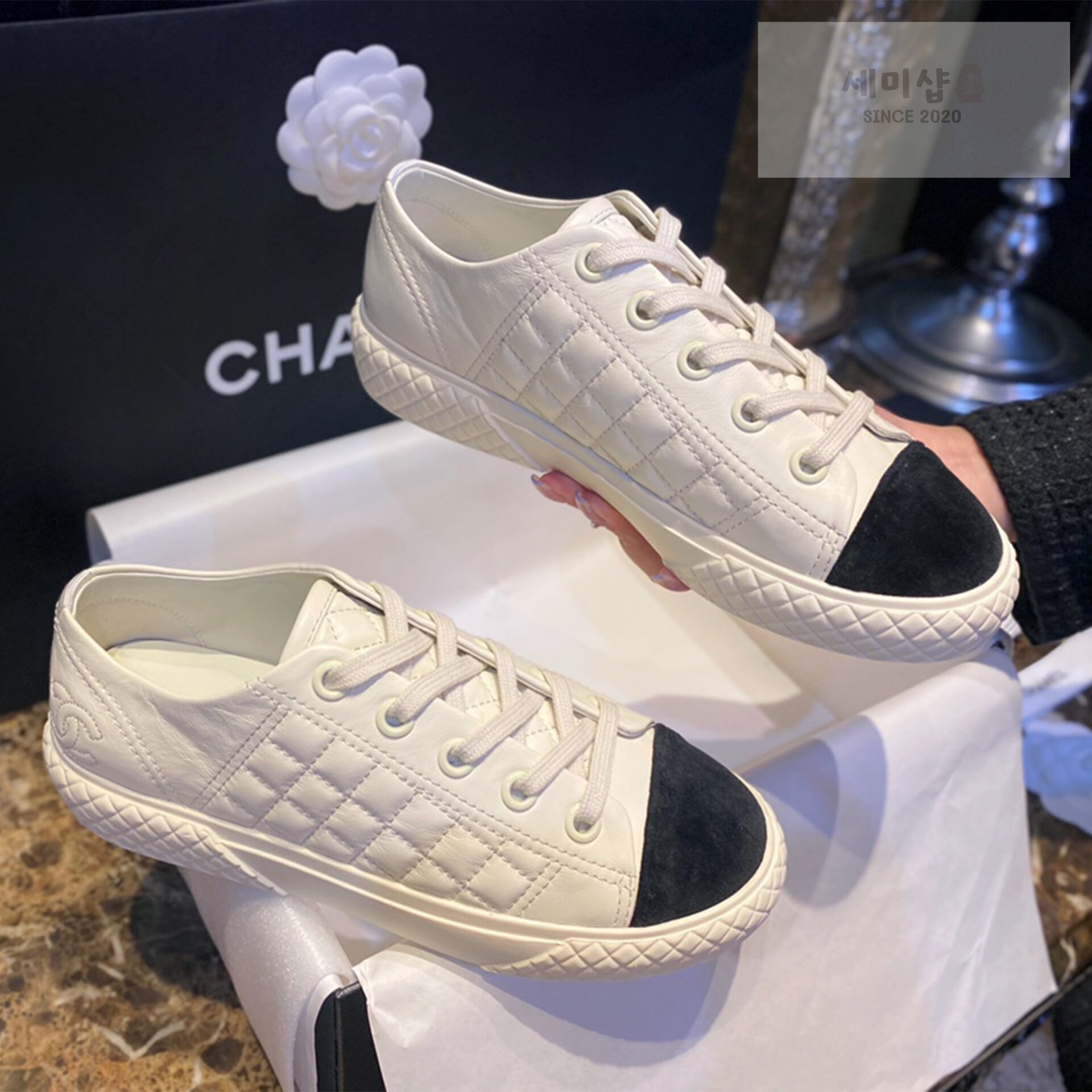 C H A N E L 샤넬 22SS CC로고 퀼팅 패브릭 스니커즈 “35SIZE – 40SIZE” 신발 1번 이미지