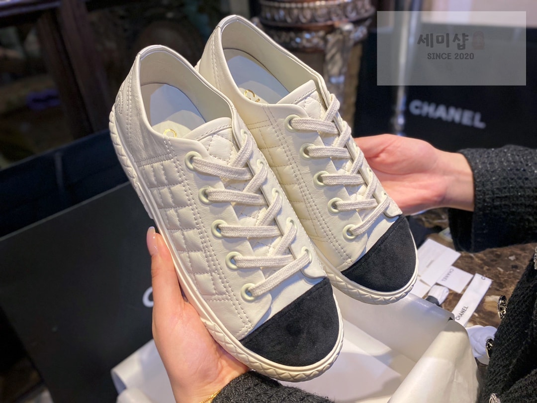 C H A N E L 샤넬 22SS CC로고 퀼팅 패브릭 스니커즈 “35SIZE – 40SIZE” 신발 8번 이미지