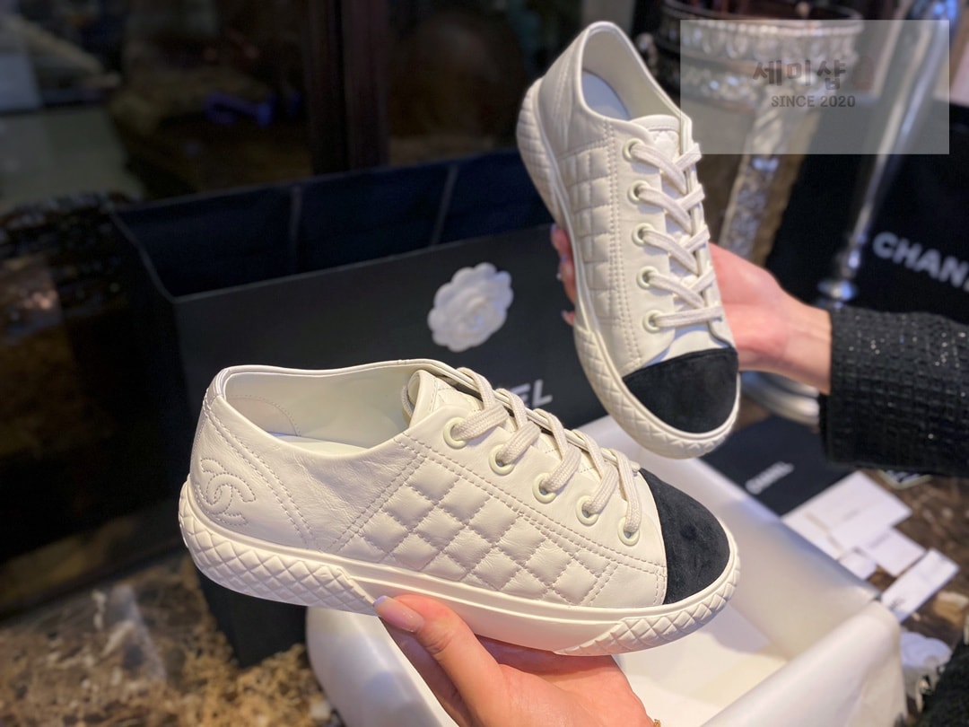 C H A N E L 샤넬 22SS CC로고 퀼팅 패브릭 스니커즈 “35SIZE – 40SIZE” 신발 9번 이미지
