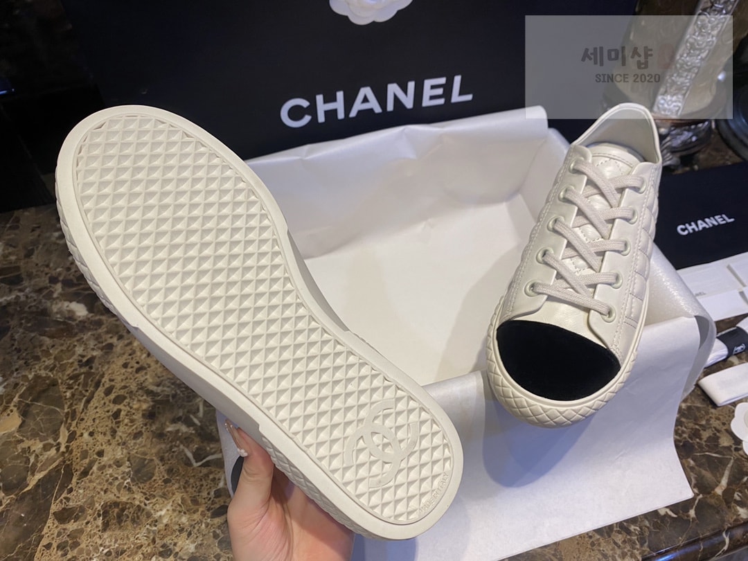 C H A N E L 샤넬 22SS CC로고 퀼팅 패브릭 스니커즈 “35SIZE – 40SIZE” 신발 10번 이미지
