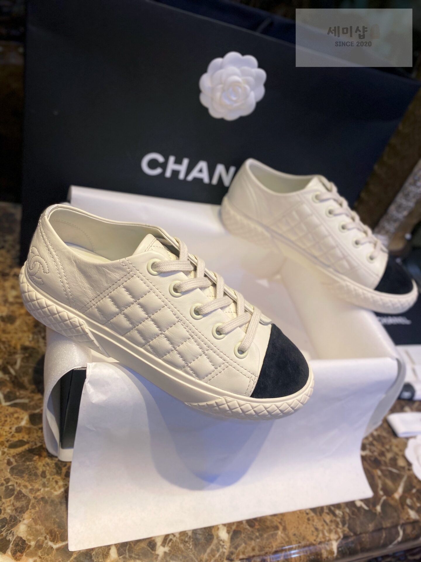 C H A N E L 샤넬 22SS CC로고 퀼팅 패브릭 스니커즈 “35SIZE – 40SIZE” 신발 14번 이미지