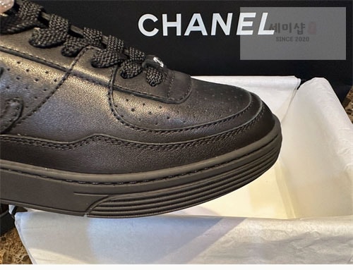 C H A N E L 샤넬 23A 에어포스 올검 스니커즈 신발 12번 이미지