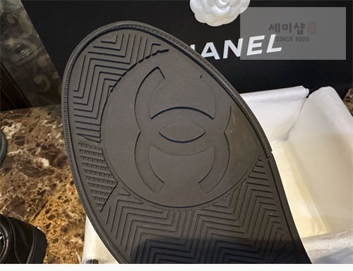C H A N E L 샤넬 23A 에어포스 올검 스니커즈 신발 17번 이미지