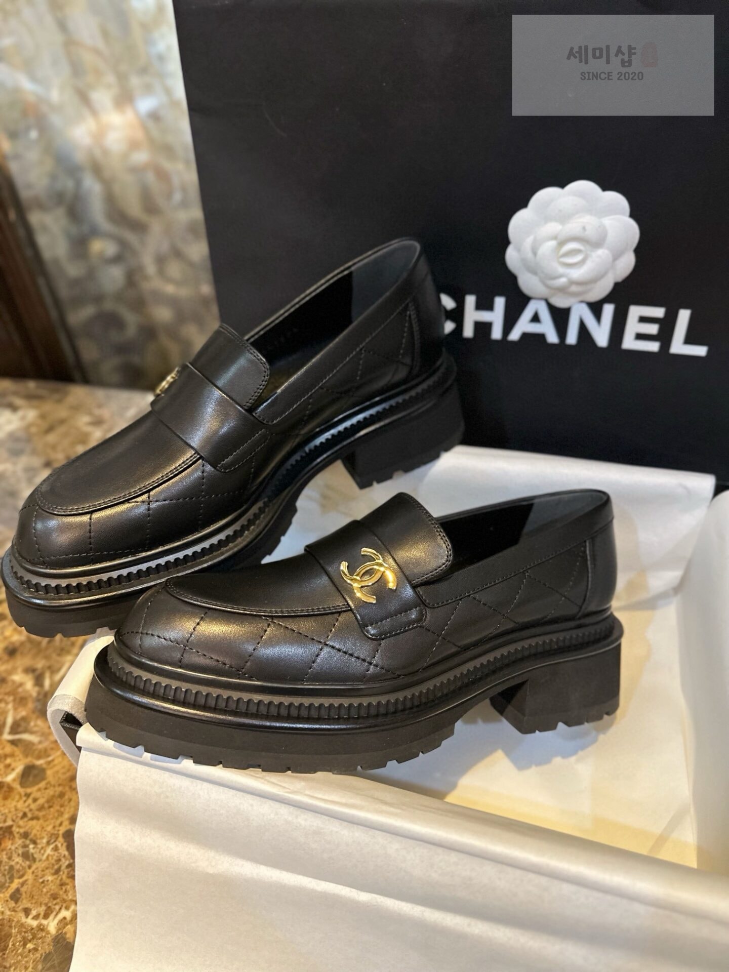 C H A N E L 샤넬 23A 퀼팅 블랙 카프스킨 로퍼 “35SIZE – 40SIZE” 신발 9번 이미지