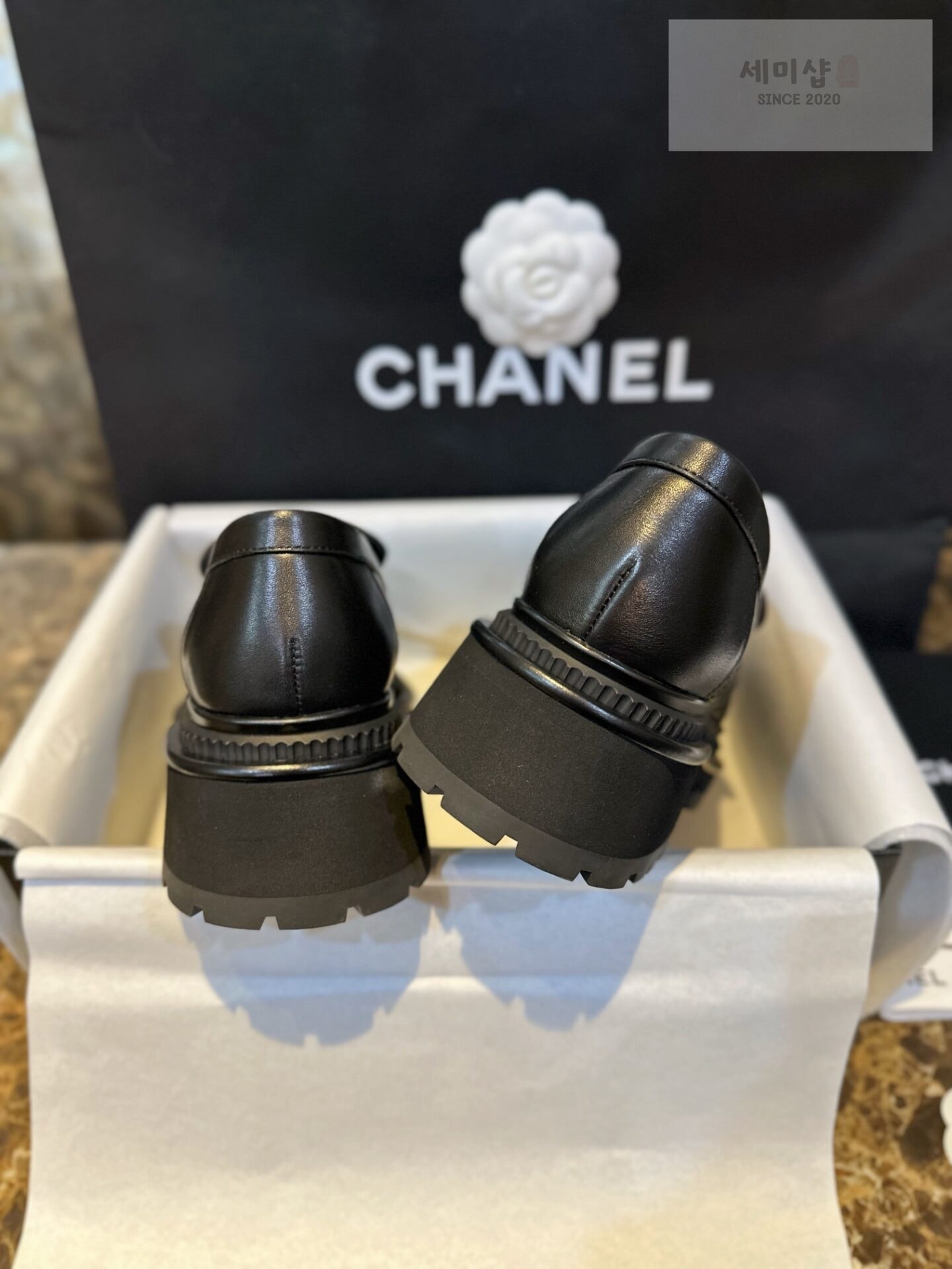 C H A N E L 샤넬 23A 퀼팅 블랙 카프스킨 로퍼 “35SIZE – 40SIZE” 신발 10번 이미지