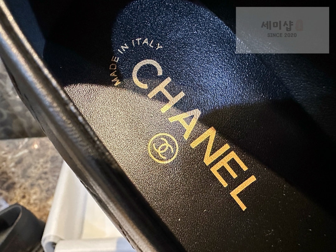 C H A N E L 샤넬 23A 퀼팅 블랙 카프스킨 로퍼 “35SIZE – 40SIZE” 신발 18번 이미지
