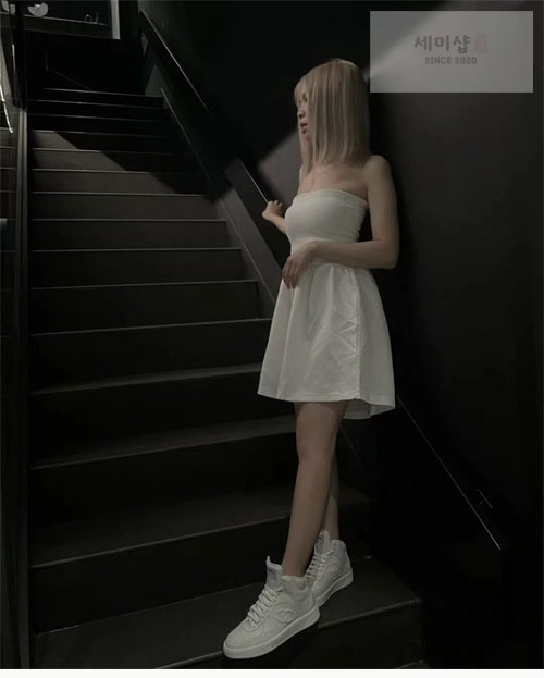 C H A N E L 샤넬 23A CC로고 에어포스 하이탑 올흰 신발 18번 이미지