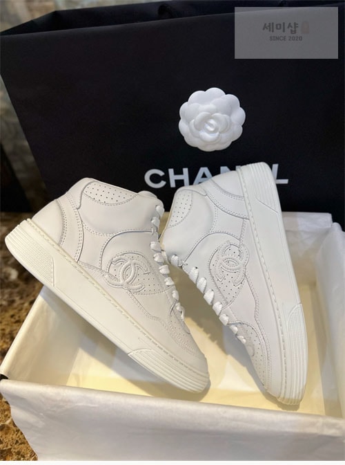 C H A N E L 샤넬 23A CC로고 에어포스 하이탑 올흰 신발 8번 이미지