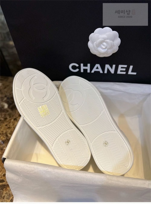 C H A N E L 샤넬 23A CC로고 에어포스 하이탑 올흰 신발 10번 이미지