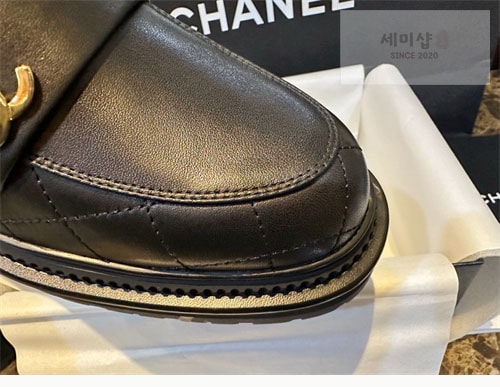 C H A N E L 샤넬 23A CC 가죽 로퍼 신발 14번 이미지