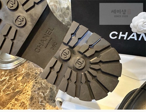 C H A N E L 샤넬 23A CC 가죽 로퍼 신발 20번 이미지