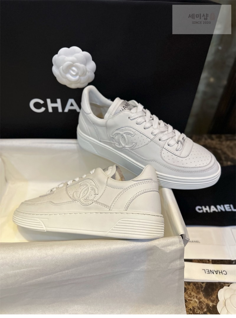 C H A N E L 샤넬 23A cc로고 에어포스 신발 6번 이미지