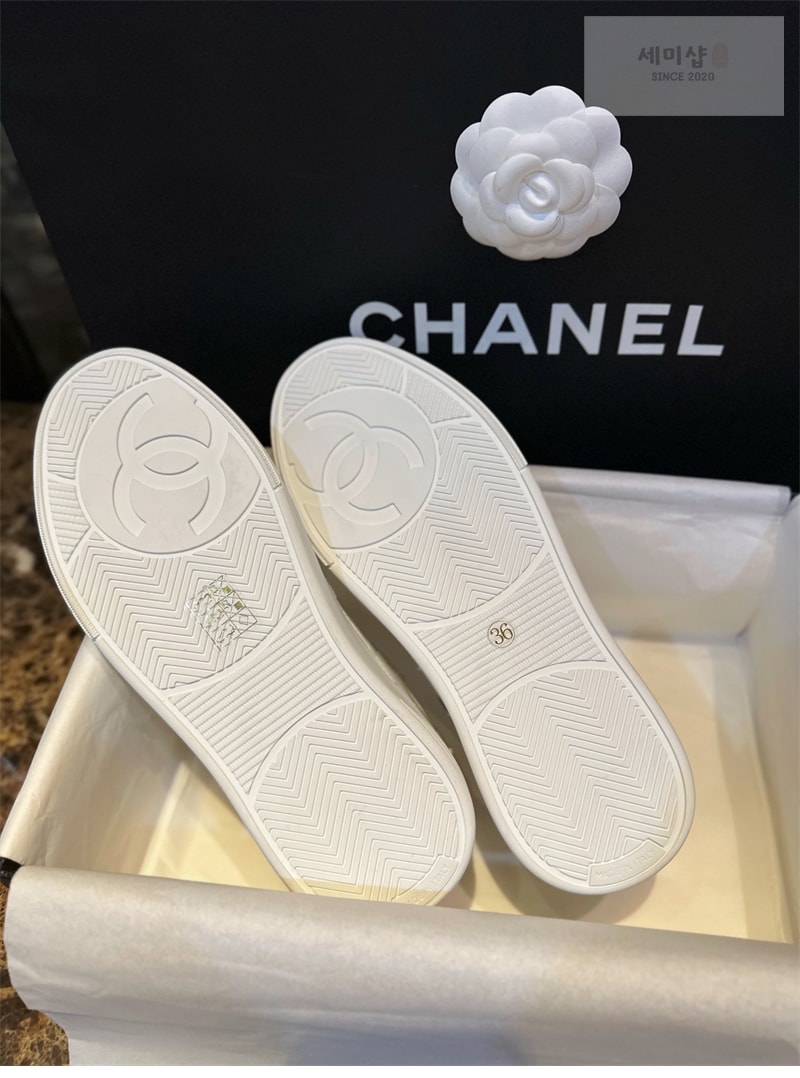 C H A N E L 샤넬 23A cc로고 에어포스 신발 8번 이미지