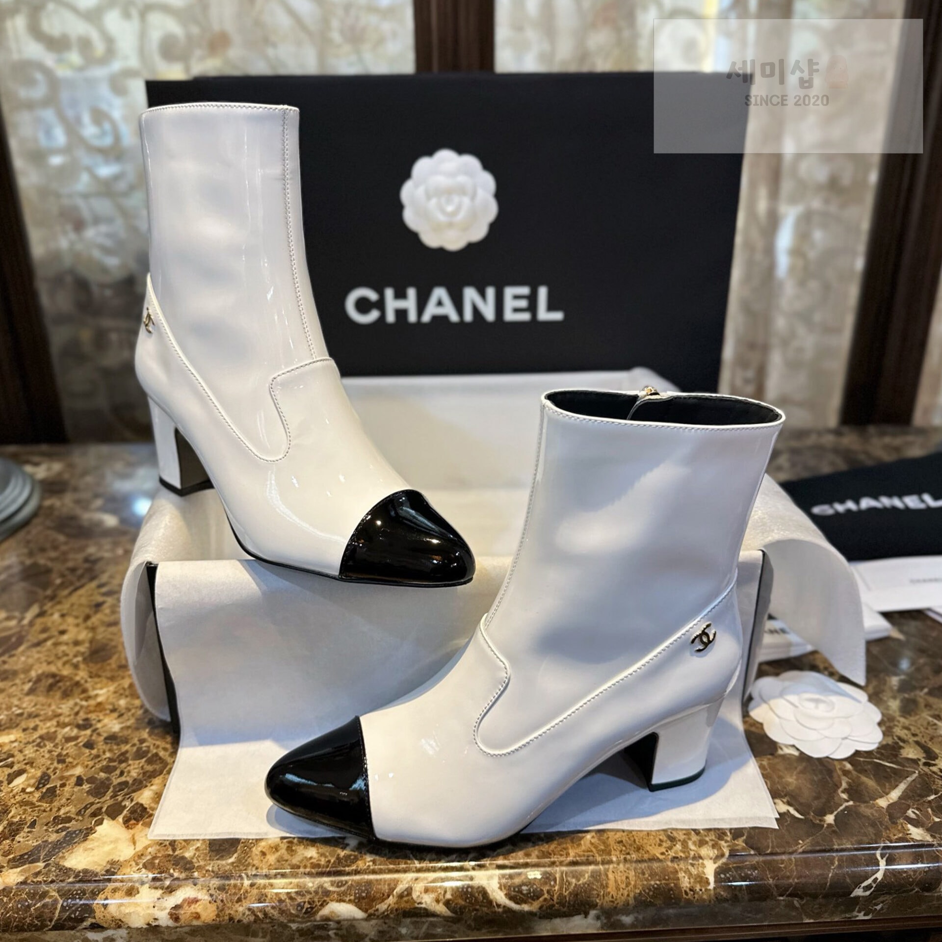 C H A N E L 샤넬 23B 배색 페이던트 카프스킨 CC로고 앵클 부츠 “35SIZE – 41SIZE” 신발 1번 이미지