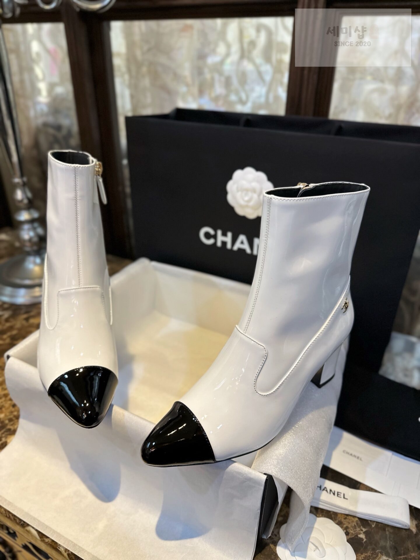 C H A N E L 샤넬 23B 배색 페이던트 카프스킨 CC로고 앵클 부츠 “35SIZE – 41SIZE” 신발 4번 이미지