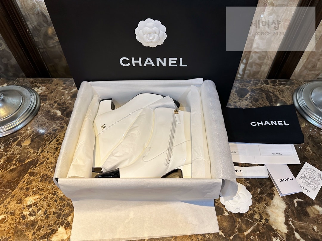 C H A N E L 샤넬 23B 배색 페이던트 카프스킨 CC로고 앵클 부츠 “35SIZE – 41SIZE” 신발 9번 이미지