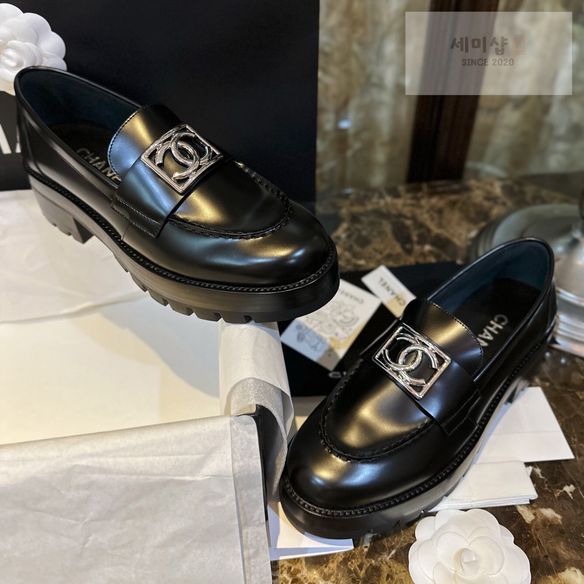 C H A N E L 샤넬 23B 스퀘어 CC로고 블랙 카프스킨 로퍼 “35SIZE – 41SIZE” 신발 1번 이미지