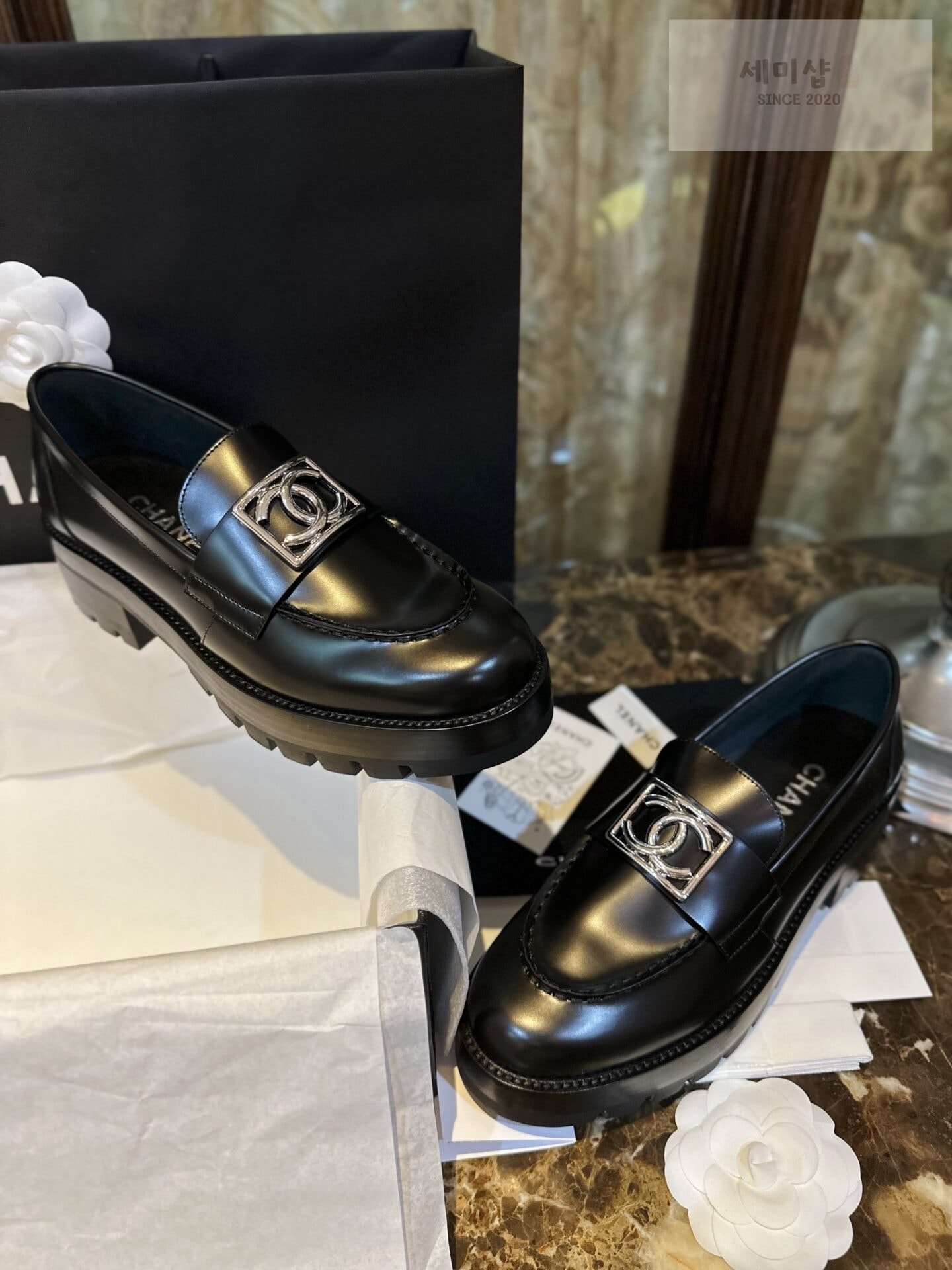 C H A N E L 샤넬 23B 스퀘어 CC로고 블랙 카프스킨 로퍼 “35SIZE – 41SIZE” 신발 2번 이미지