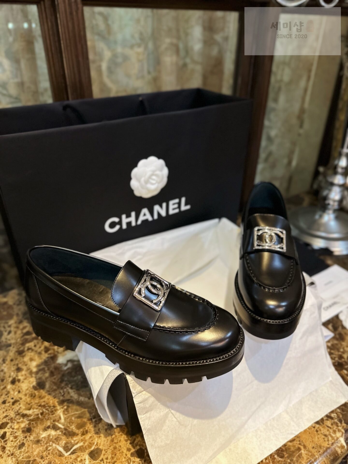C H A N E L 샤넬 23B 스퀘어 CC로고 블랙 카프스킨 로퍼 “35SIZE – 41SIZE” 신발 3번 이미지