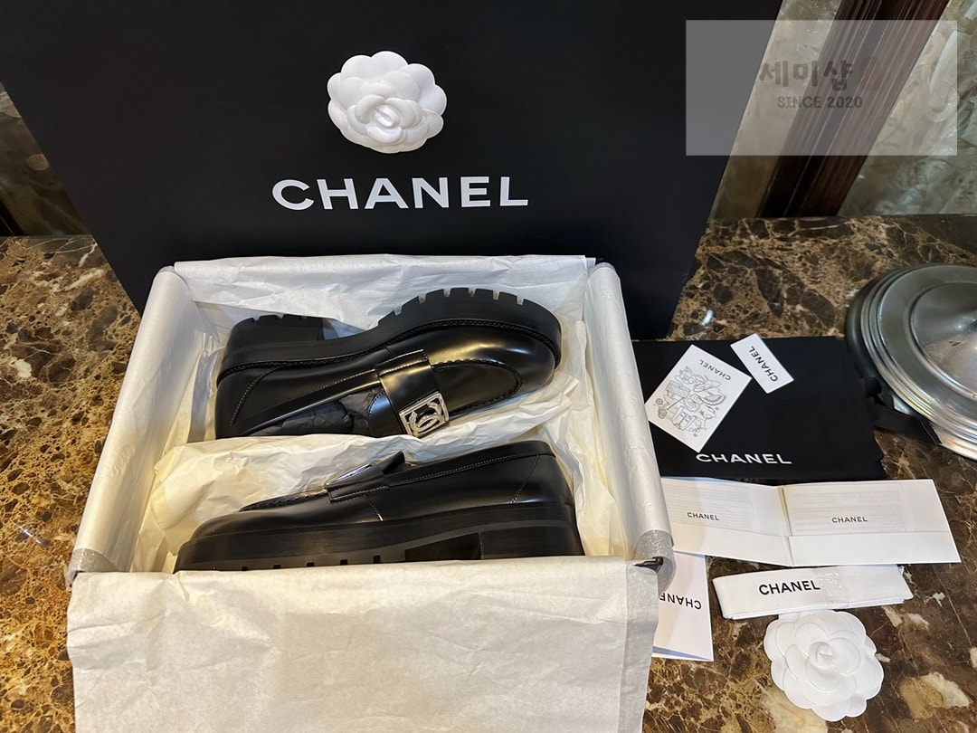 C H A N E L 샤넬 23B 스퀘어 CC로고 블랙 카프스킨 로퍼 “35SIZE – 41SIZE” 신발 8번 이미지
