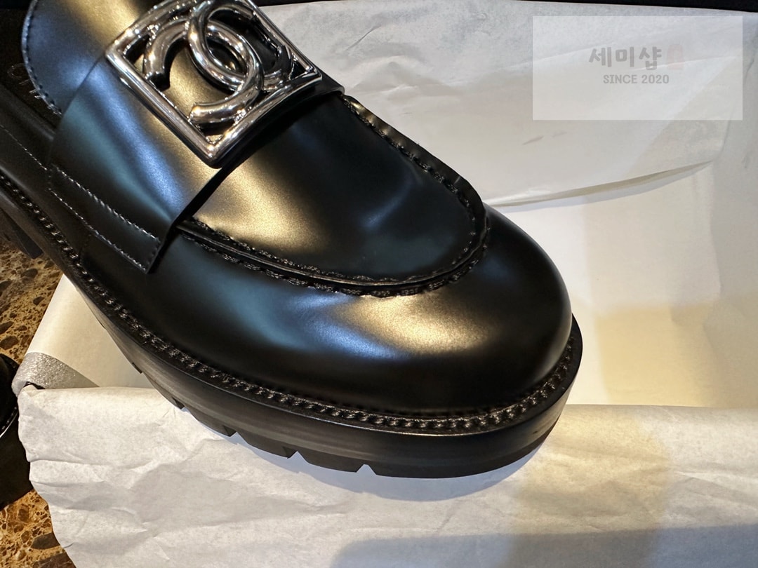C H A N E L 샤넬 23B 스퀘어 CC로고 블랙 카프스킨 로퍼 “35SIZE – 41SIZE” 신발 9번 이미지