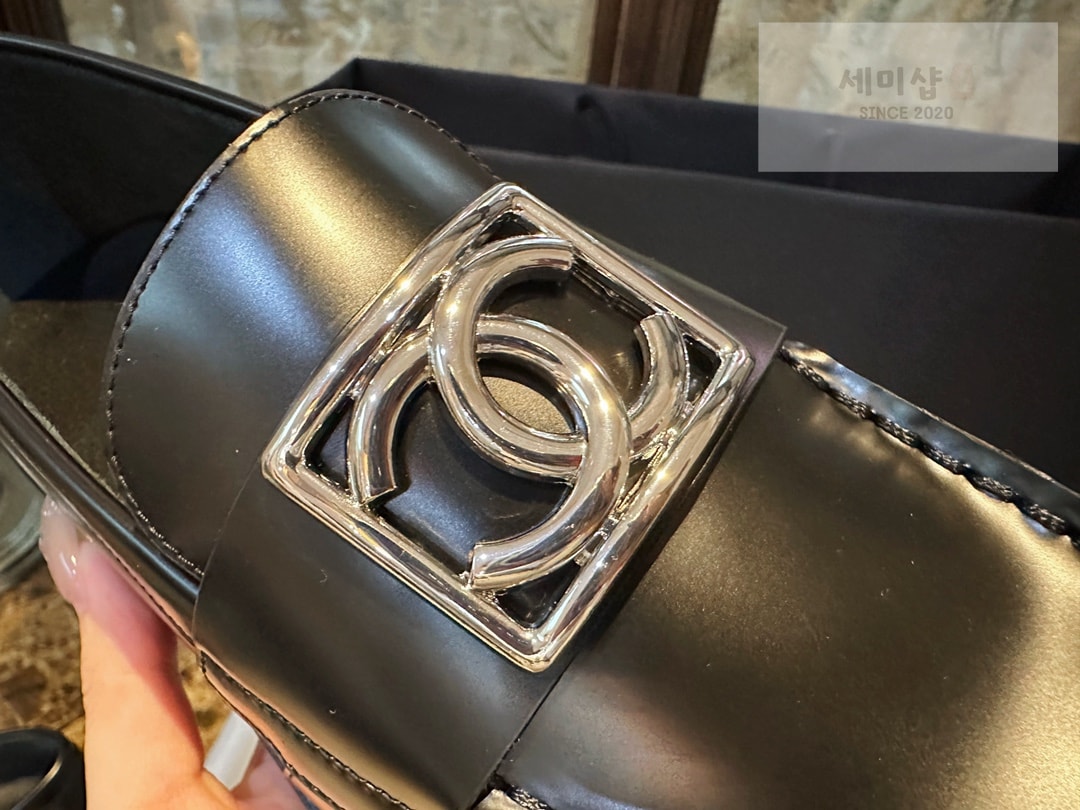 C H A N E L 샤넬 23B 스퀘어 CC로고 블랙 카프스킨 로퍼 “35SIZE – 41SIZE” 신발 10번 이미지