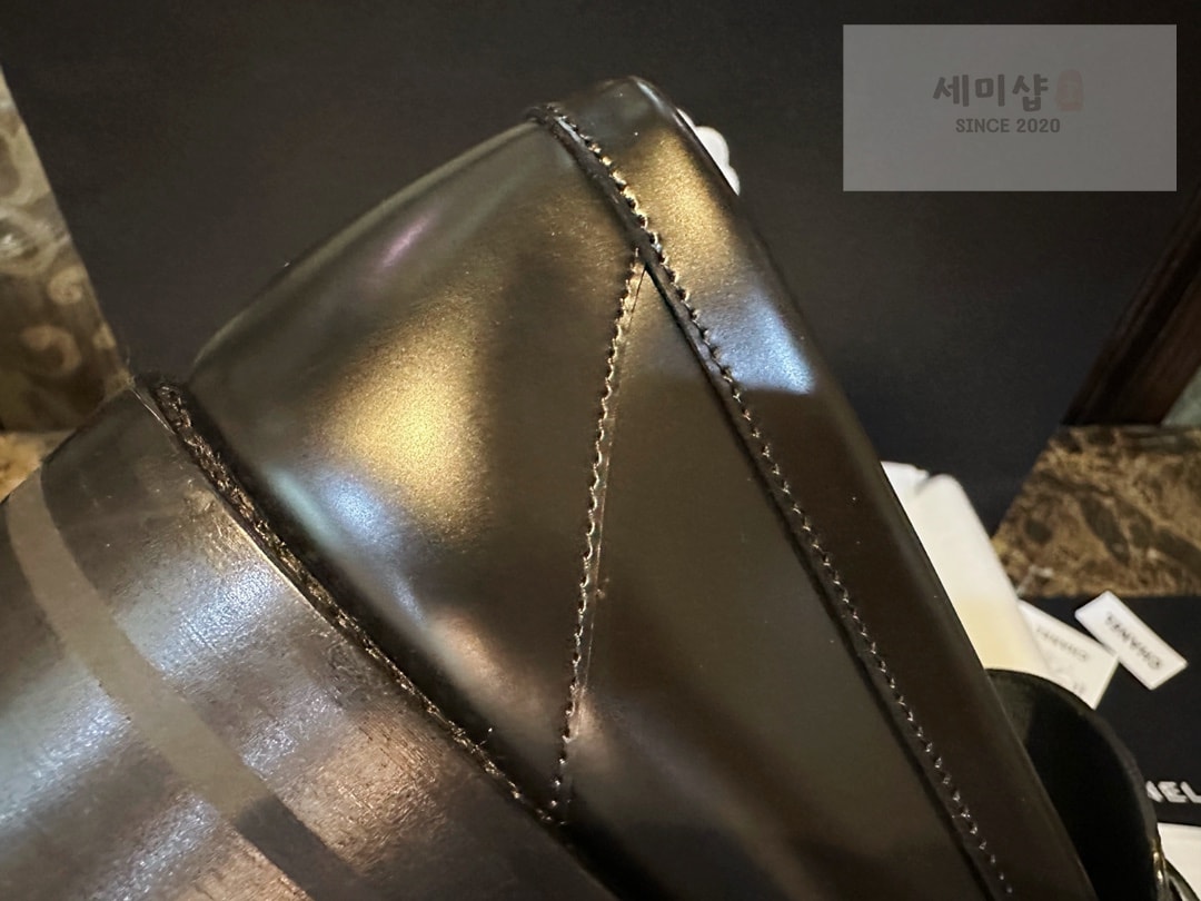 C H A N E L 샤넬 23B 스퀘어 CC로고 블랙 카프스킨 로퍼 “35SIZE – 41SIZE” 신발 14번 이미지