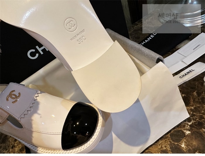 C H A N E L 샤넬 23B CC로고 버클 메리제인 로퍼 신발 3번 이미지