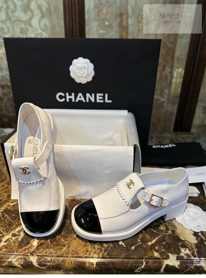 C H A N E L 샤넬 23B CC로고 버클 메리제인 로퍼 신발 9번 이미지