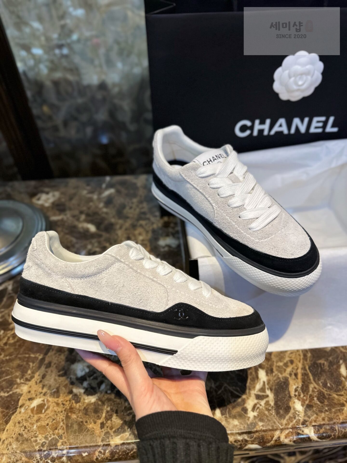 C H A N E L 샤넬 23B CC로고 벨벳 스웨이드 스니커즈 신발 7번 이미지