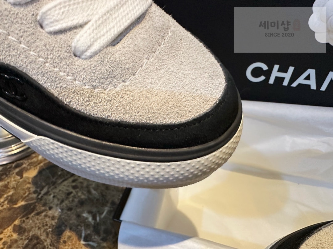 C H A N E L 샤넬 23B CC로고 벨벳 스웨이드 스니커즈 신발 12번 이미지