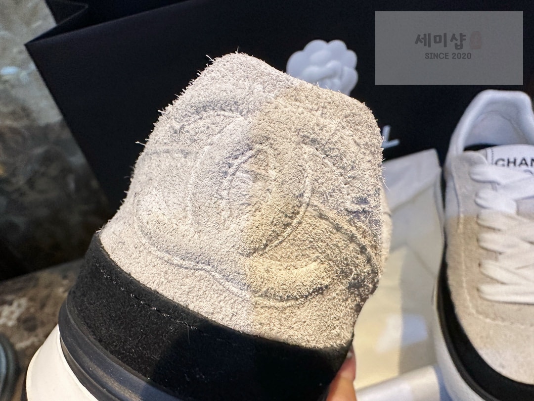 C H A N E L 샤넬 23B CC로고 벨벳 스웨이드 스니커즈 신발 15번 이미지