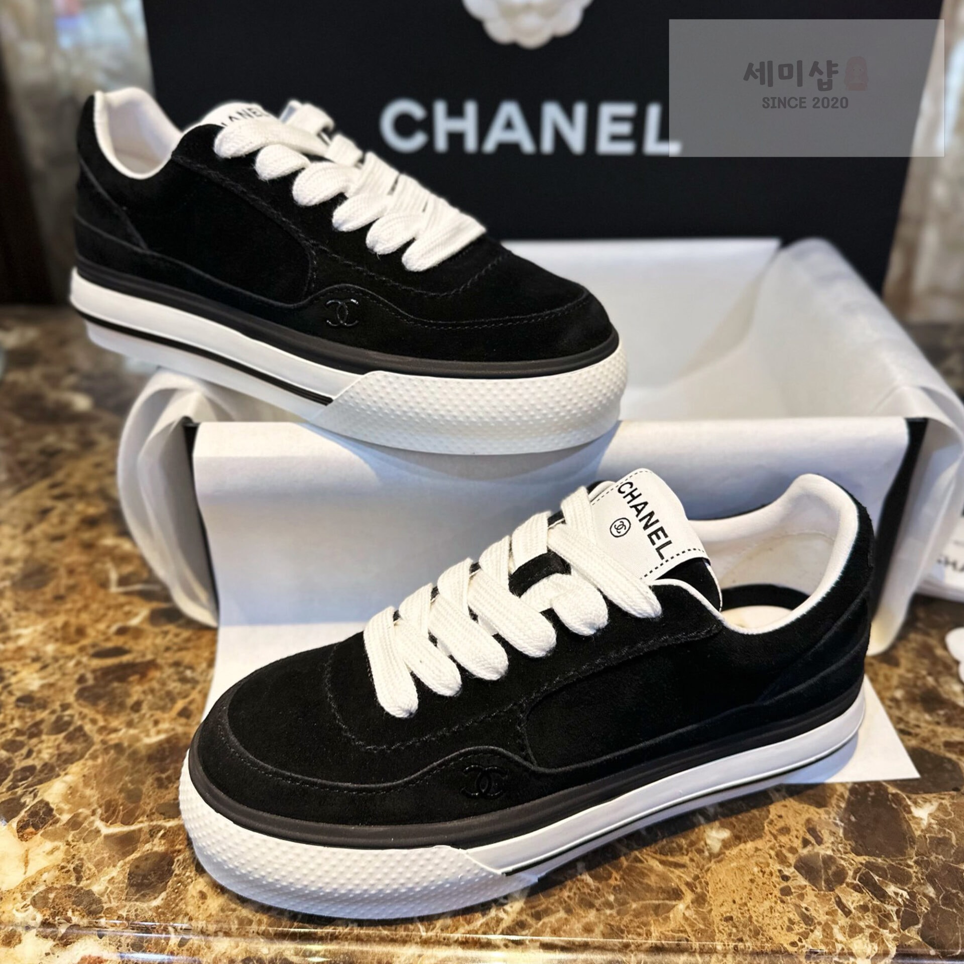 C H A N E L 샤넬 23B CC로고 블랙 벨벳 스웨이드 스니커즈 “35SIZE – 41SIZE” 신발 1번 이미지